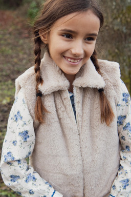 Artic fake fur vest