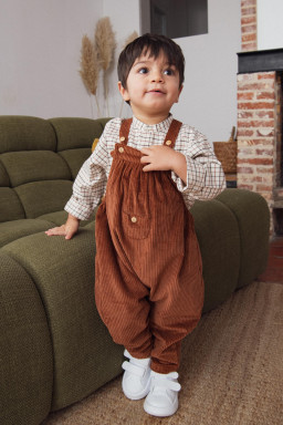 Oscar baby jumpsuit in Chunky corduroy