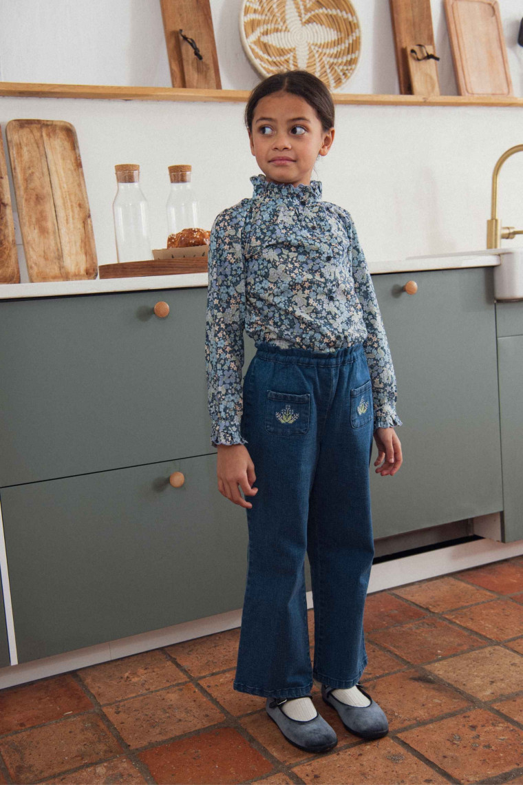 Bruges jeans with cross-stitch embroideries