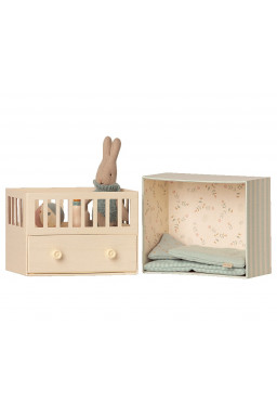 Micro rabbit et sa chambre de bébé