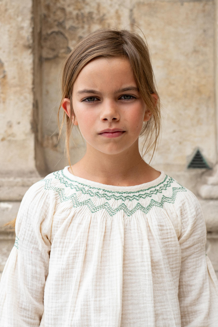 Blouse fille avec smocks en double gaze