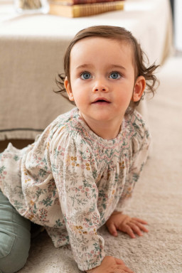 blouse bébé avec smocks