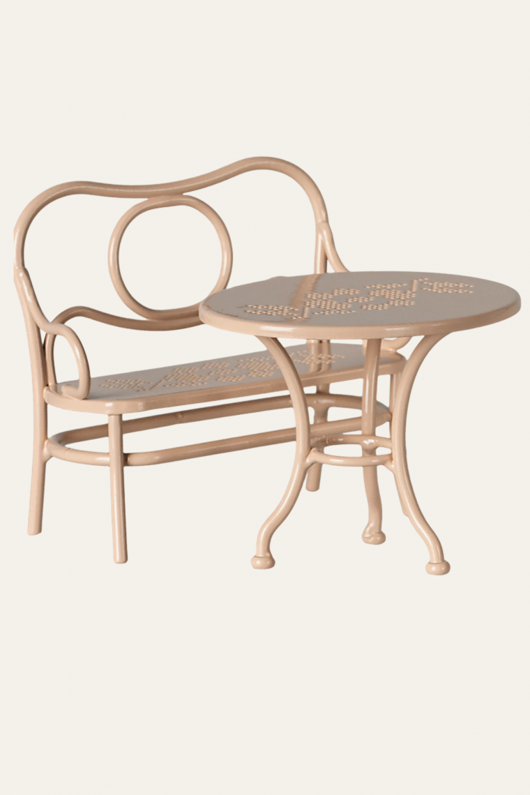 Table et banc pour le café de Maileg