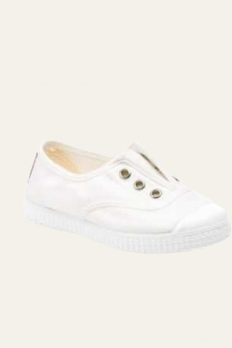 Cienta Slip-On Canvas Sneakers White