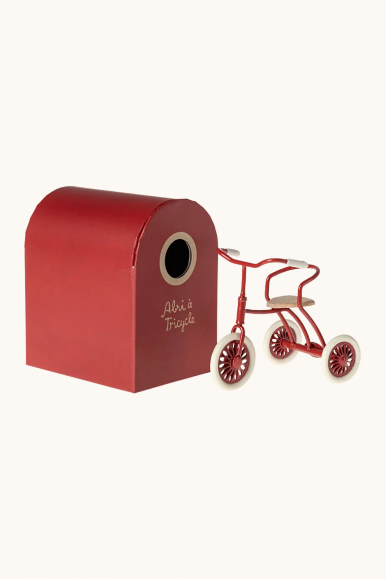 red shelter and tricycle from Maileg red shelter and tricycle from Maileg