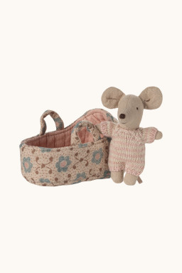 Baby mouse in carry cot pink Maileg