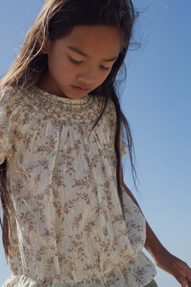 Blouse Gaia smockée  plumetis roses bouquet