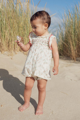 Barboteuse AGATA  smockée en plumetis roses bouquet