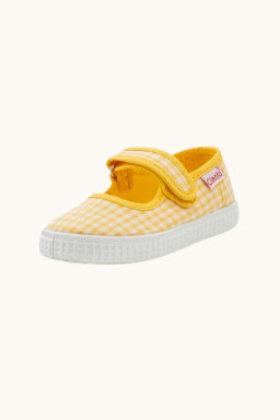 Cienta Mercedes shoes in yellow gingham