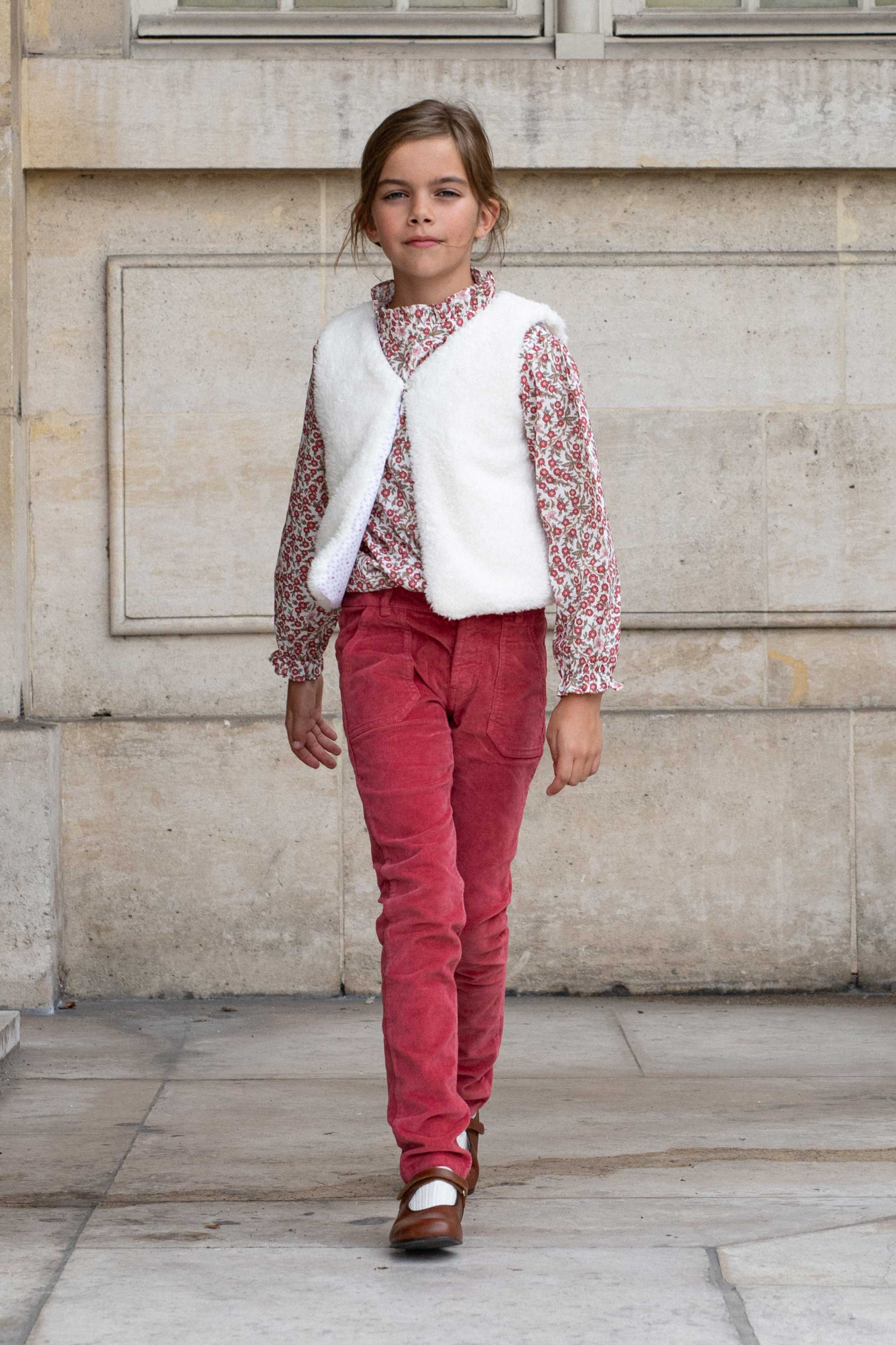 Girl Look Marie Puce