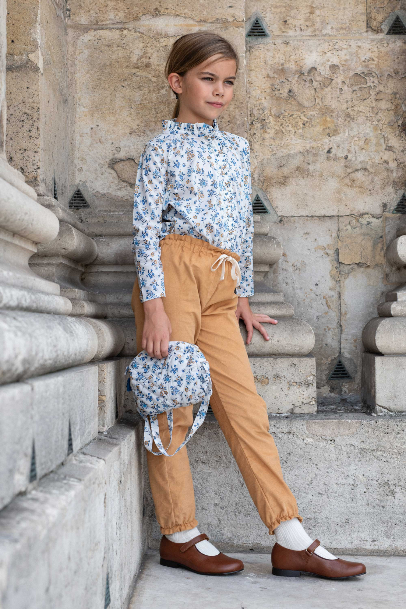 Girl Look Marie Puce