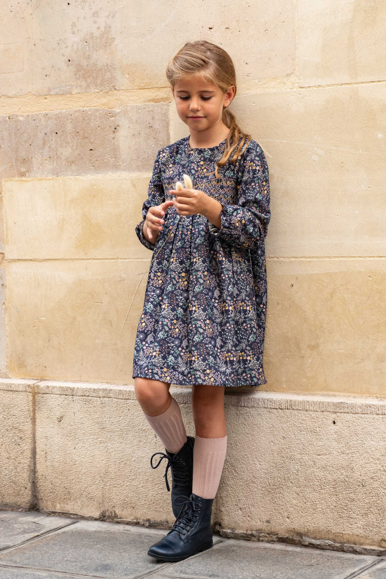 Girl Look Marie Puce